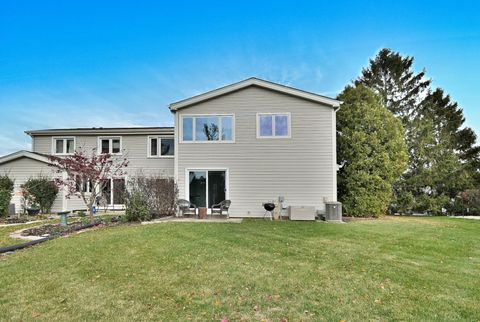 Tiny photo for 658 Claridge Circle, Hoffman Estates, IL 60169 (MLS # 12517031)