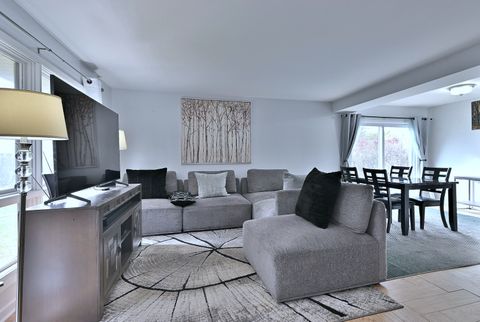 Tiny photo for 658 Claridge Circle, Hoffman Estates, IL 60169 (MLS # 12517031)