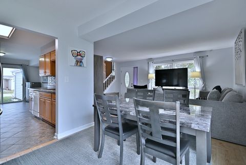Tiny photo for 658 Claridge Circle, Hoffman Estates, IL 60169 (MLS # 12517031)