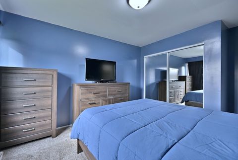 Tiny photo for 658 Claridge Circle, Hoffman Estates, IL 60169 (MLS # 12517031)