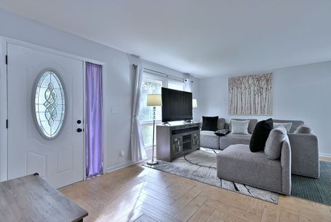 Tiny photo for 658 Claridge Circle, Hoffman Estates, IL 60169 (MLS # 12517031)