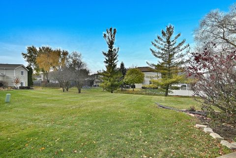 Tiny photo for 658 Claridge Circle, Hoffman Estates, IL 60169 (MLS # 12517031)