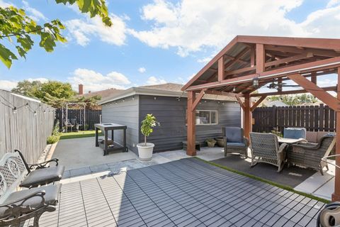 Tiny photo for 9945 Sunnyside Avenue, Schiller Park, IL 60176 (MLS # 12490990)