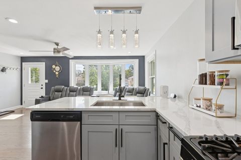 Tiny photo for 9945 Sunnyside Avenue, Schiller Park, IL 60176 (MLS # 12490990)