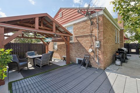 Tiny photo for 9945 Sunnyside Avenue, Schiller Park, IL 60176 (MLS # 12490990)