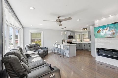 Tiny photo for 9945 Sunnyside Avenue, Schiller Park, IL 60176 (MLS # 12490990)