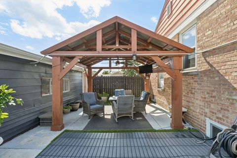 Tiny photo for 9945 Sunnyside Avenue, Schiller Park, IL 60176 (MLS # 12490990)