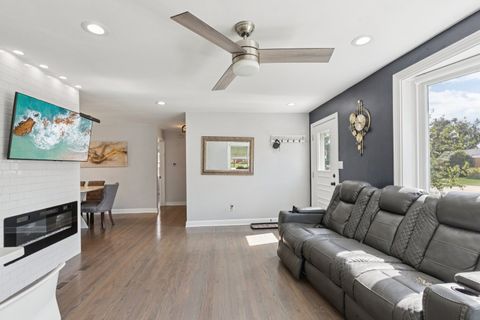 Tiny photo for 9945 Sunnyside Avenue, Schiller Park, IL 60176 (MLS # 12490990)