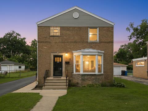 Tiny photo for 504 N Laverne Avenue, Hillside, IL 60162 (MLS # 12726941)