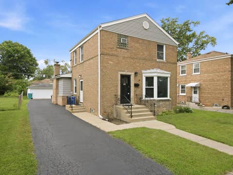 Tiny photo for 504 N Laverne Avenue, Hillside, IL 60162 (MLS # 12726941)