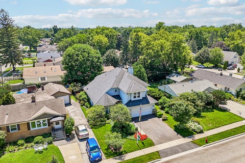 Tiny photo for 219 Woodlawn Drive, Mundelein, IL 60060 (MLS # 12700103)