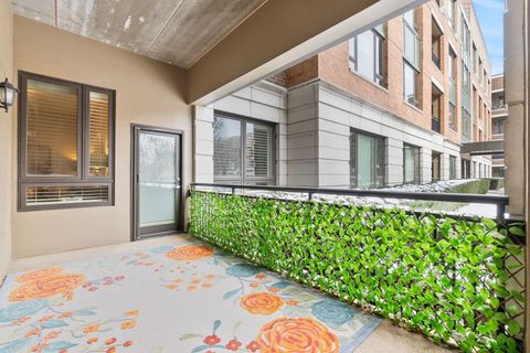 Tiny photo for 1000 VILLAGE CENTER Drive #102, Burr Ridge, IL 60527 (MLS # 12558415)