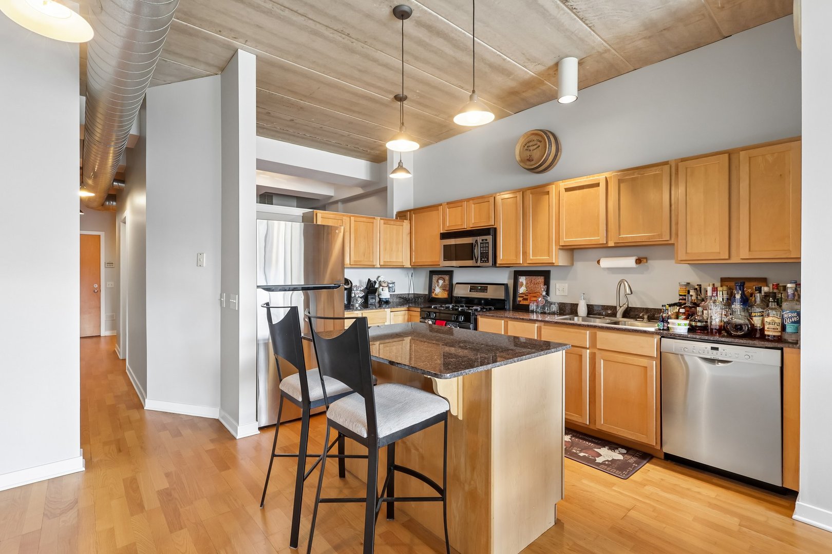 3260 N Clark Street 408