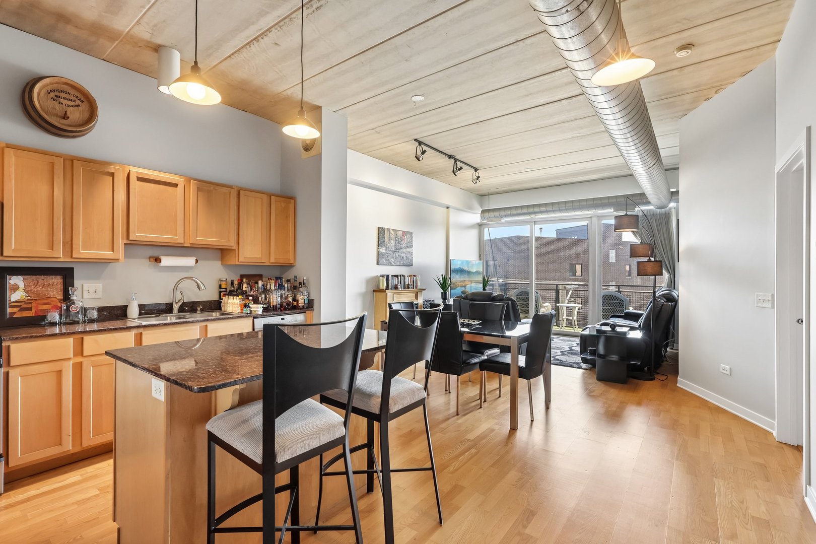 3260 N Clark Street 408