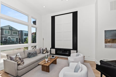 Tiny photo for 710 E 41 Street, Chicago, IL 60653 (MLS # 12751986)