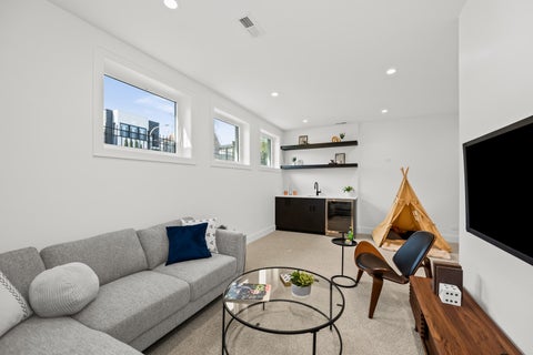Tiny photo for 710 E 41 Street, Chicago, IL 60653 (MLS # 12751986)