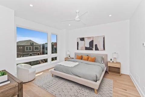 Tiny photo for 710 E 41 Street, Chicago, IL 60653 (MLS # 12751986)