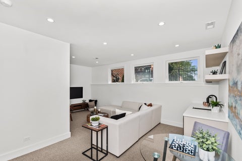 Tiny photo for 710 E 41 Street, Chicago, IL 60653 (MLS # 12751986)