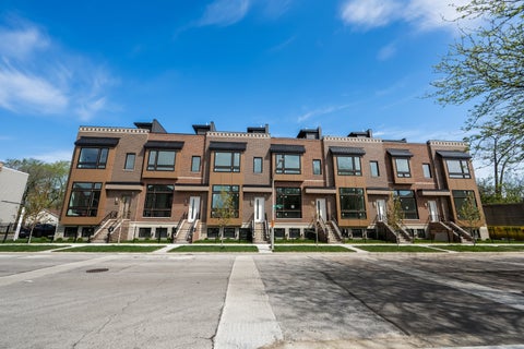 Tiny photo for 710 E 41 Street, Chicago, IL 60653 (MLS # 12751986)
