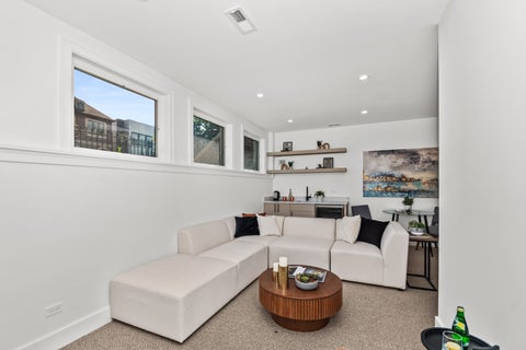 Tiny photo for 710 E 41 Street, Chicago, IL 60653 (MLS # 12751986)