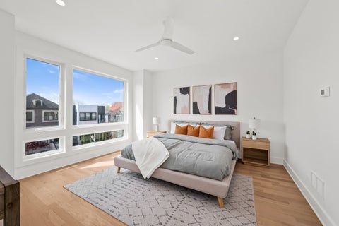 Tiny photo for 710 E 41 Street, Chicago, IL 60653 (MLS # 12751986)