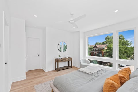 Tiny photo for 710 E 41 Street, Chicago, IL 60653 (MLS # 12751986)