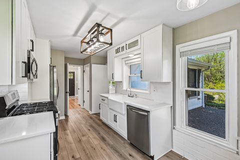 Tiny photo for 939 Westcliff Lane SE, Deerfield, IL 60015 (MLS # 12631949)
