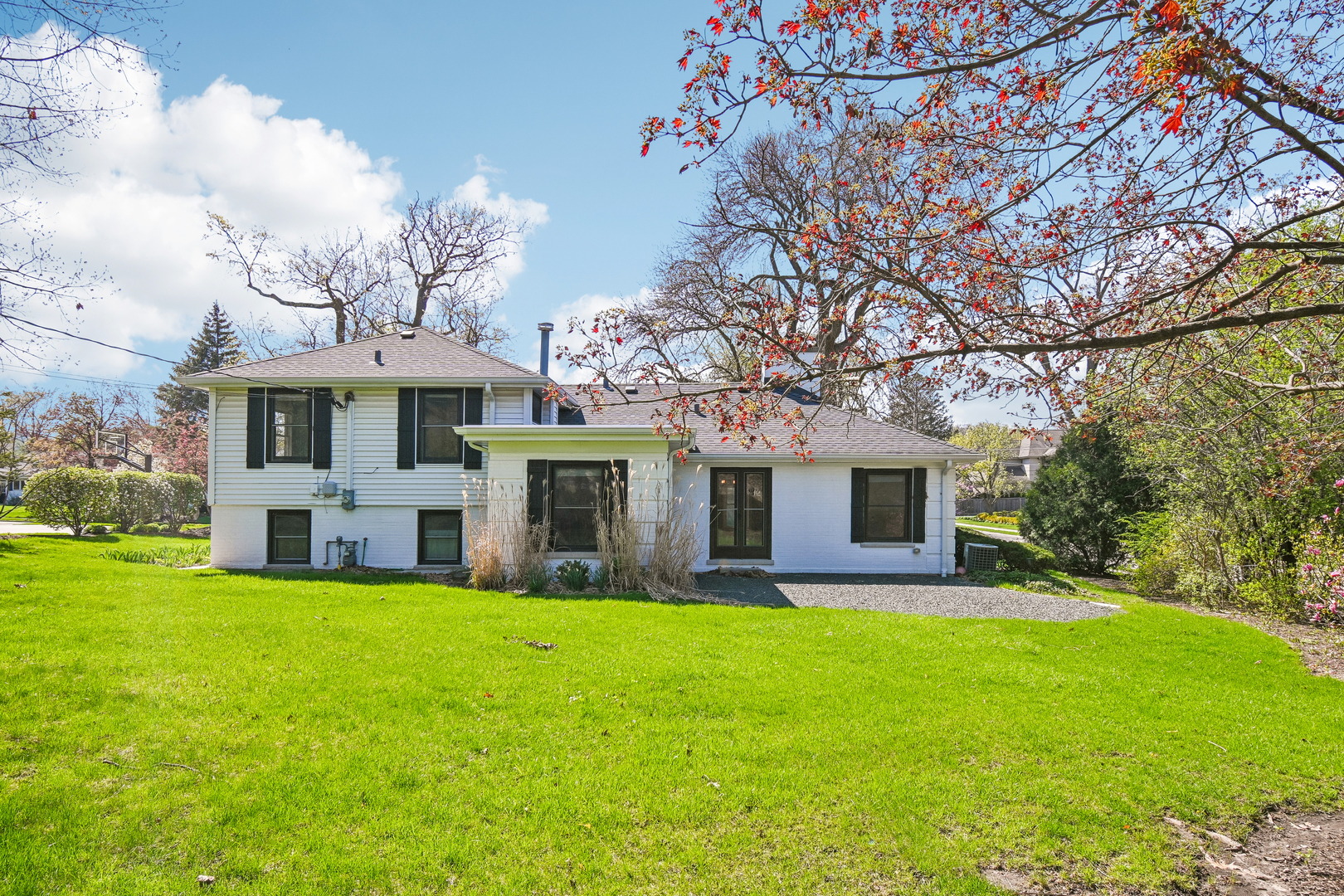 939 Westcliff Lane SE