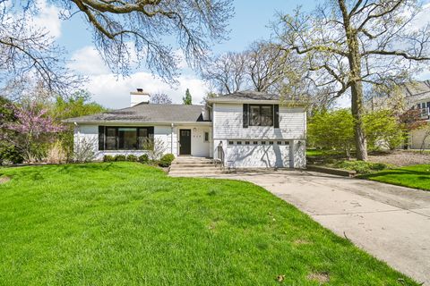 Photo of 939 Westcliff Lane SE, Deerfield, IL 60015 (MLS # 12631949)