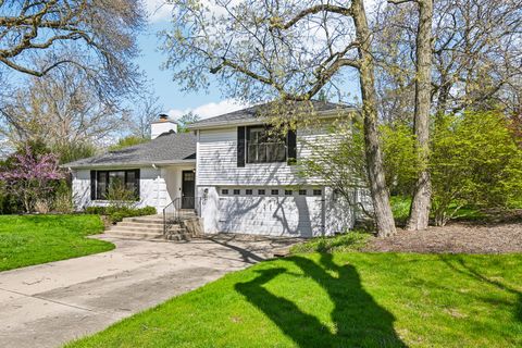 Tiny photo for 939 Westcliff Lane SE, Deerfield, IL 60015 (MLS # 12631949)