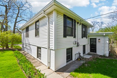 Tiny photo for 939 Westcliff Lane SE, Deerfield, IL 60015 (MLS # 12631949)
