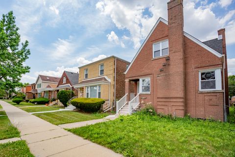 Tiny photo for 10320 S Rhodes Avenue, Chicago, IL 60628 (MLS # 12492075)