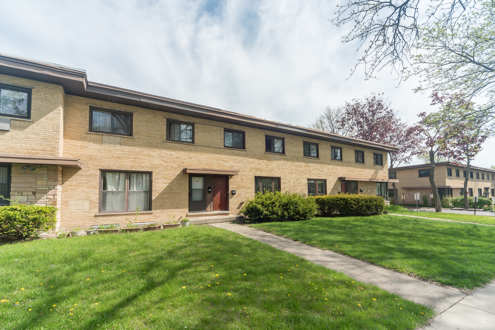 122 E Highland Avenue