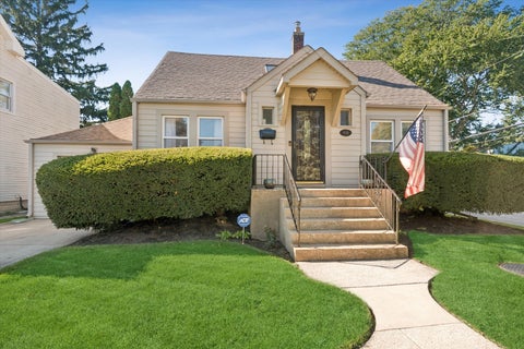 Photo of 9138 belleforte Avenue, Morton Grove, IL 60053 (MLS # 12787001)