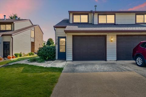 Photo of 2144 HARBORTOWN Circle #2144, Champaign, IL 61821 (MLS # 12460426)