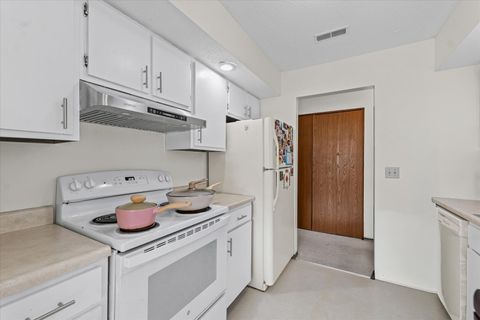 Tiny photo for 2144 HARBORTOWN Circle #2144, Champaign, IL 61821 (MLS # 12460426)