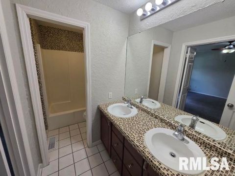 Tiny photo for 3112 LIME Avenue, Mt Vernon, IL 62864 (MLS # EB458444)