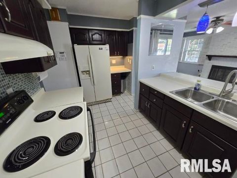 Tiny photo for 3112 LIME Avenue, Mt Vernon, IL 62864 (MLS # EB458444)