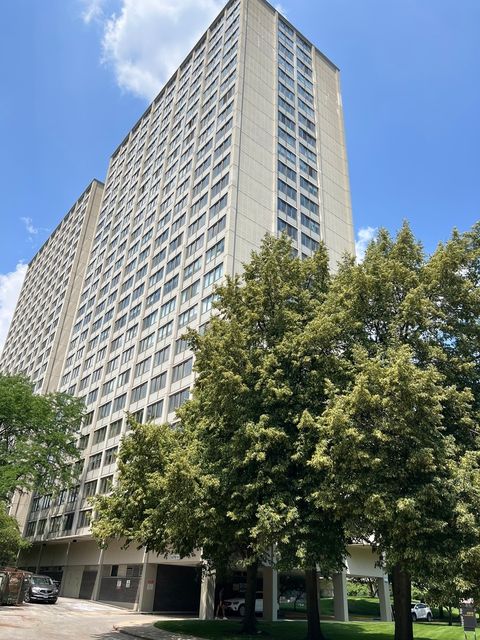 Photo of 4850 S Lake Park Avenue #2112, Chicago, IL 60615 (MLS # 12383585) Photo of 4850 S Lake Park Avenue #2112, Chicago, IL 60615 (MLS # 12383585)