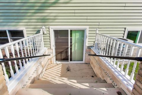 Tiny photo for Schaumburg, IL 60193 (MLS # 12627127)