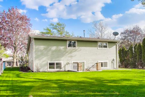 Tiny photo for Schaumburg, IL 60193 (MLS # 12627127)