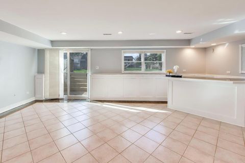 Tiny photo for Schaumburg, IL 60193 (MLS # 12627127)