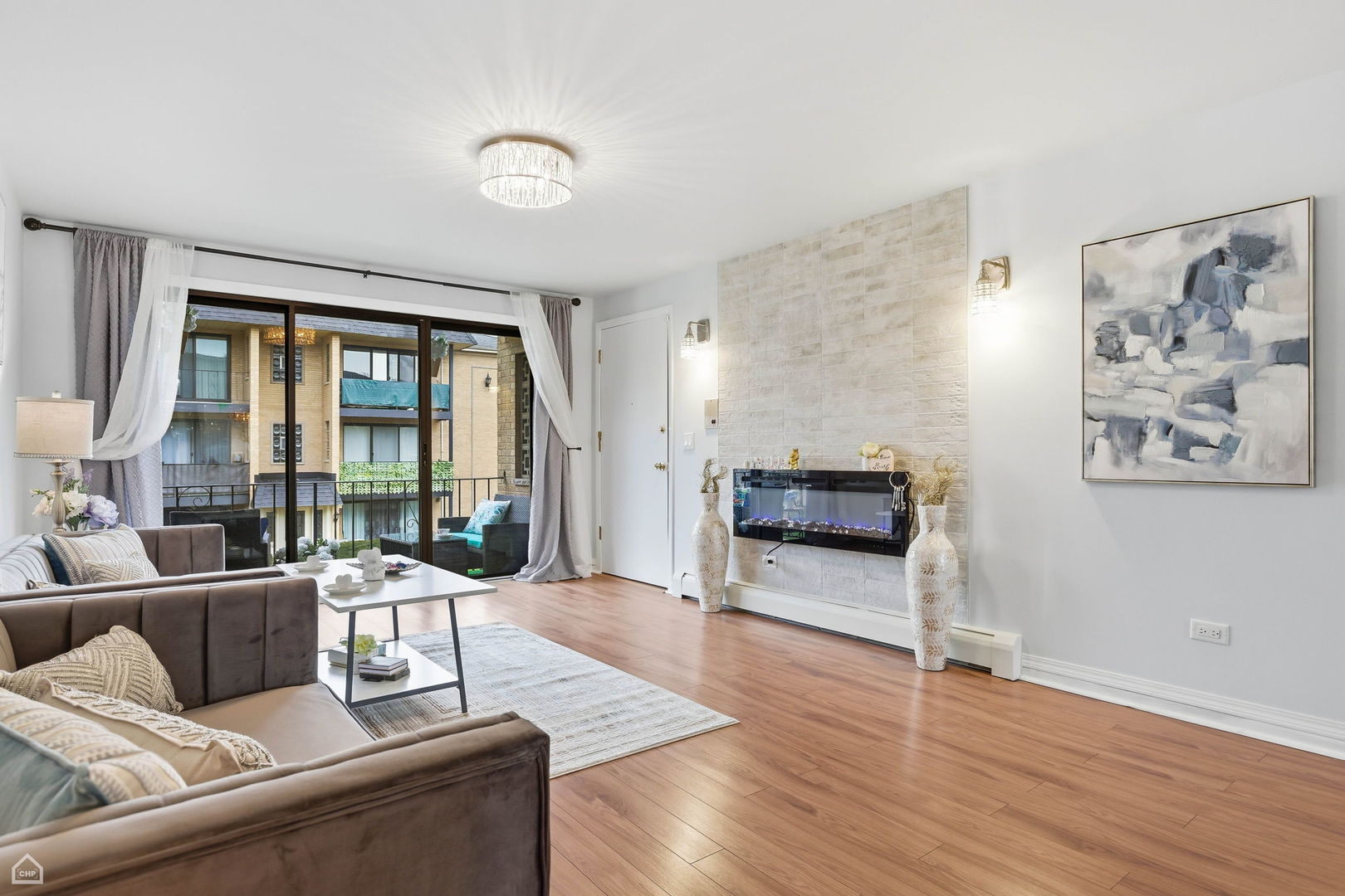 6568 W Roscoe Street 2N