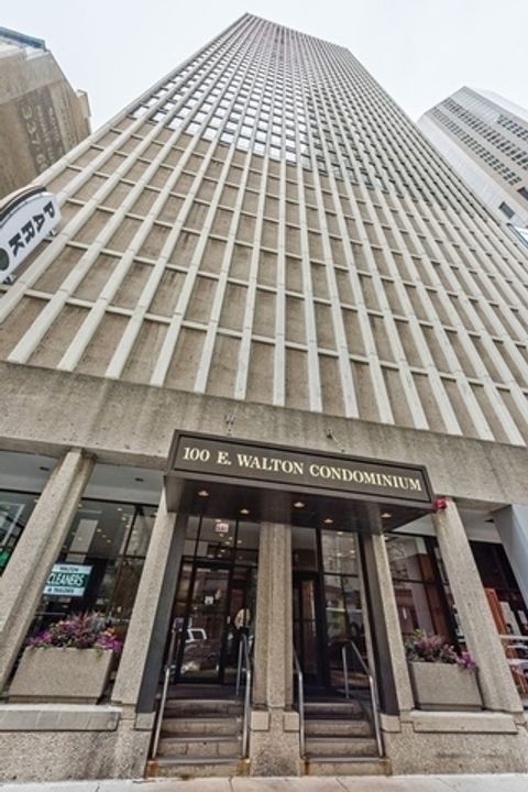 Photo of 100 E Walton Street #11B, Chicago, IL 60611 (MLS # 12597669)