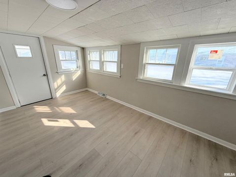 Tiny photo for 211 S DEAN Street, Royalton, IL 62983 (MLS # EB460273)