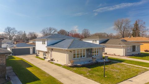 Tiny photo for 9124 Meade Avenue, Oak Lawn, IL 60453 (MLS # 12599543)