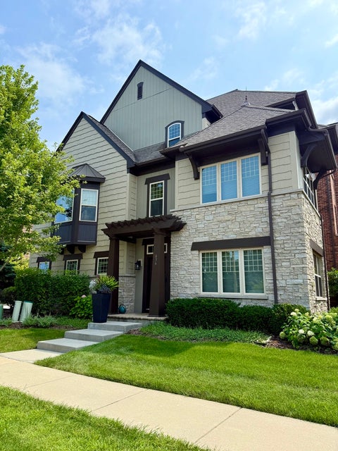 Tiny photo for 636 Parkside Court, Libertyville, IL 60048 (MLS # 12757212)
