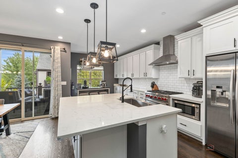 Tiny photo for 636 Parkside Court, Libertyville, IL 60048 (MLS # 12757212)
