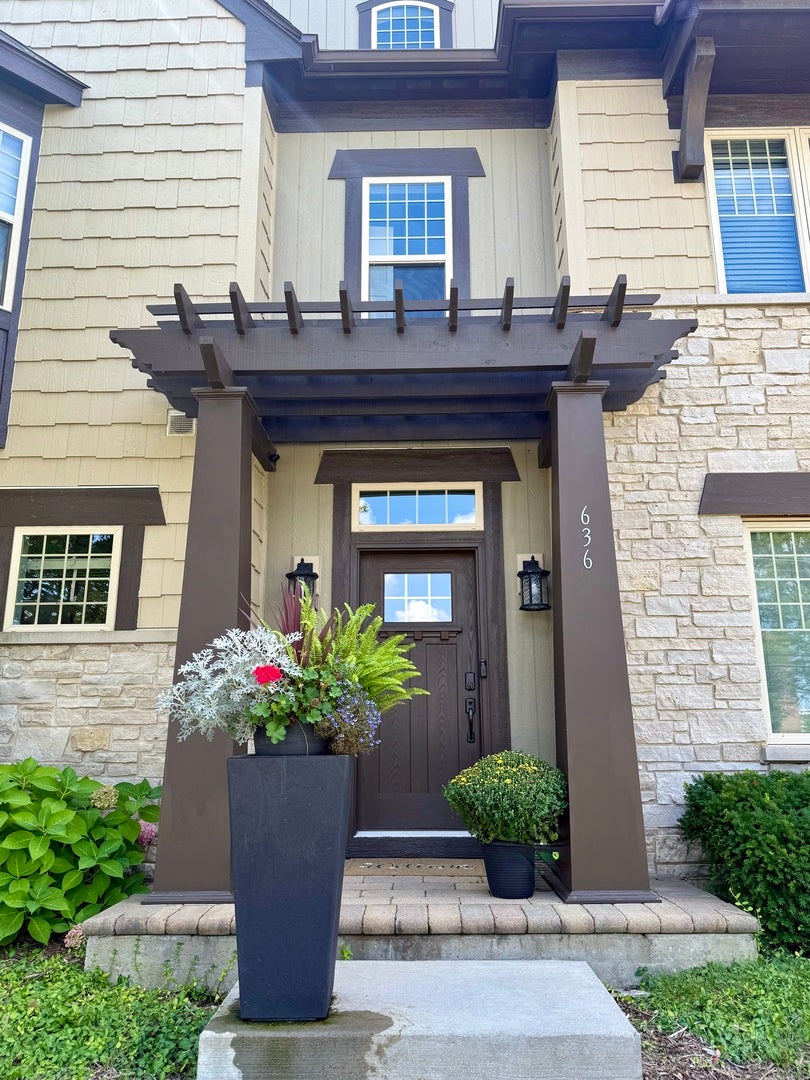 636 Parkside Court