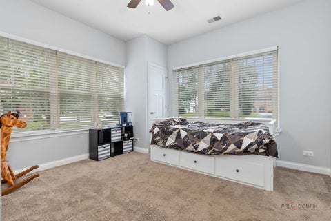 Tiny photo for 636 Parkside Court, Libertyville, IL 60048 (MLS # 12757212)